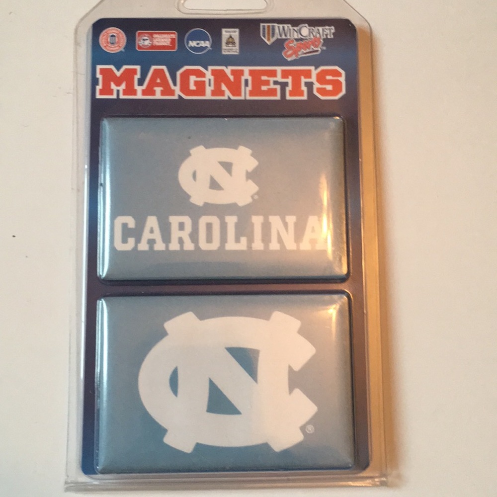 UNC Tar Heels magnets set of 2
